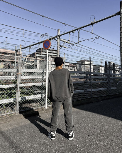 Heavy weight pigment crew neck sweat