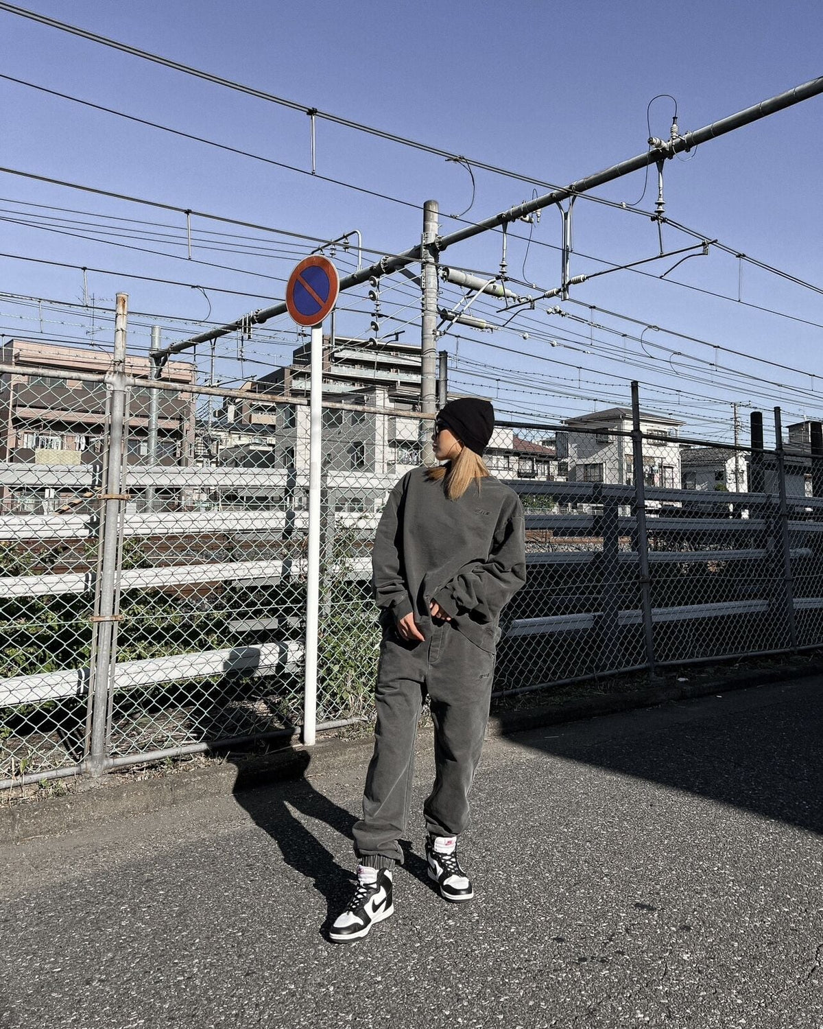 Heavy weight pigment crew neck sweat