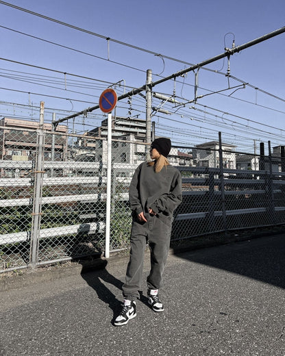 Heavy weight pigment crew neck sweat