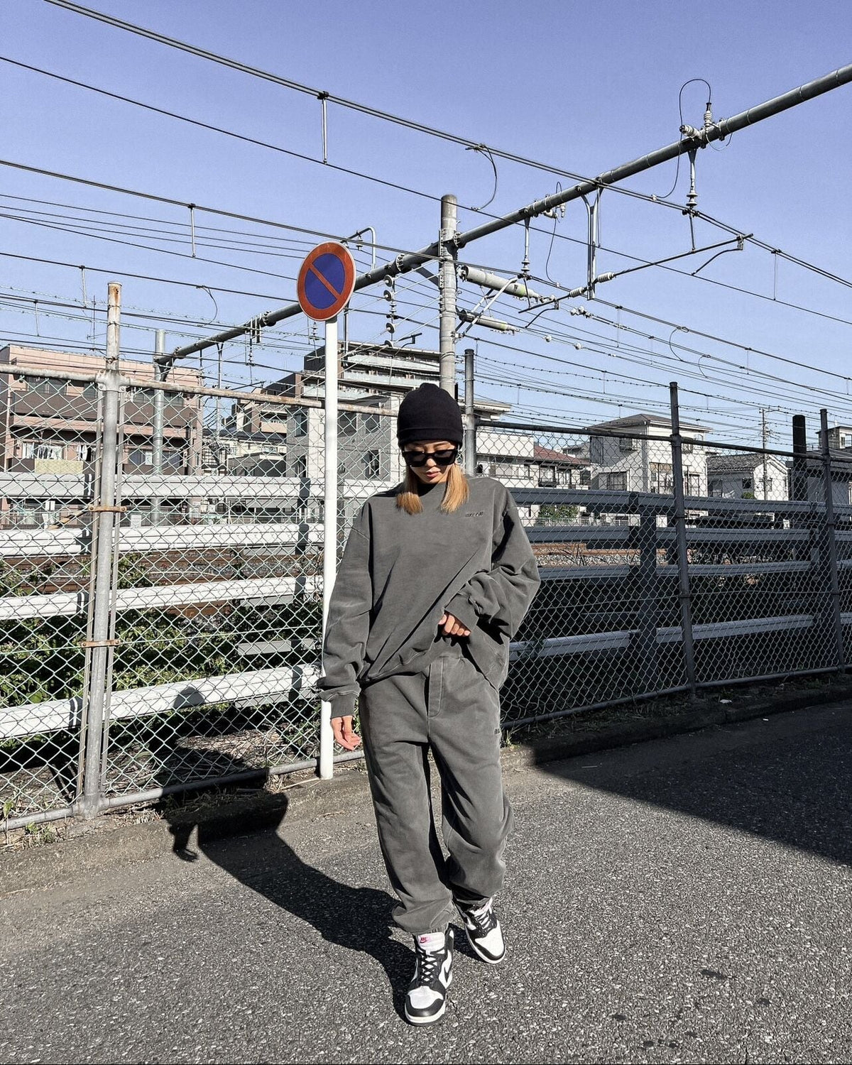 Heavy weight pigment crew neck sweat