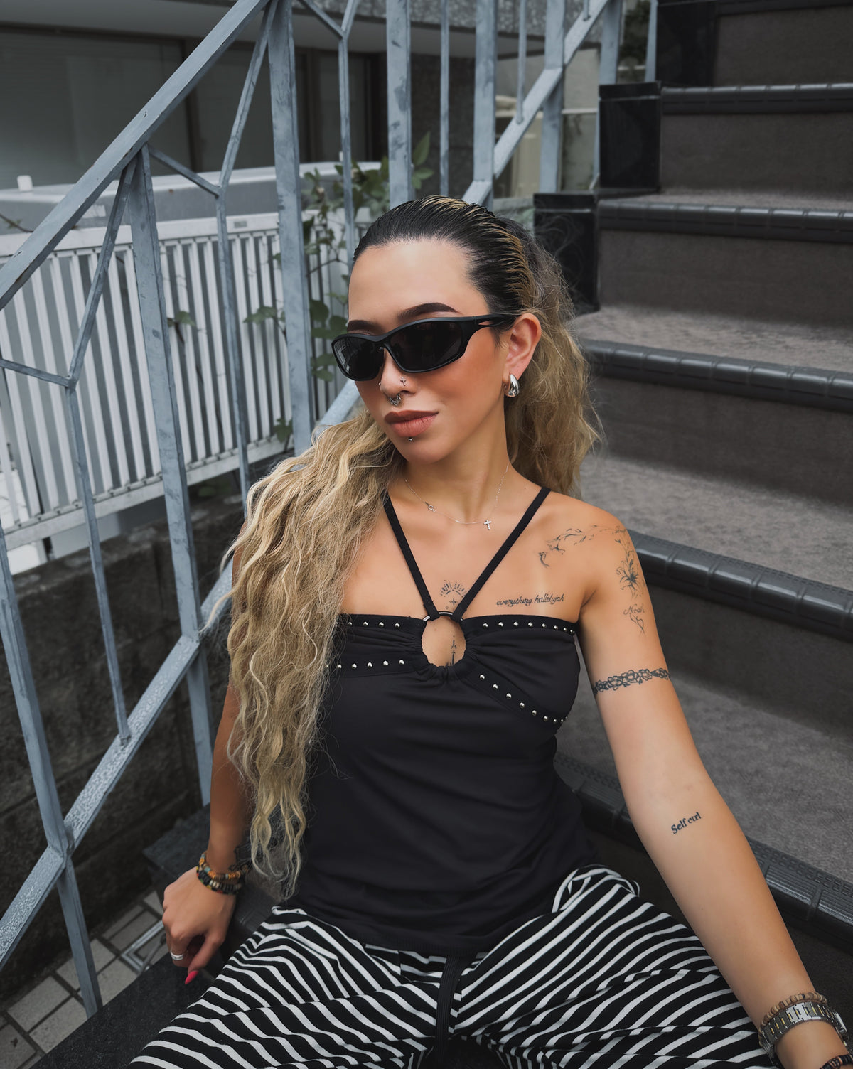 sports type frame sunglasses