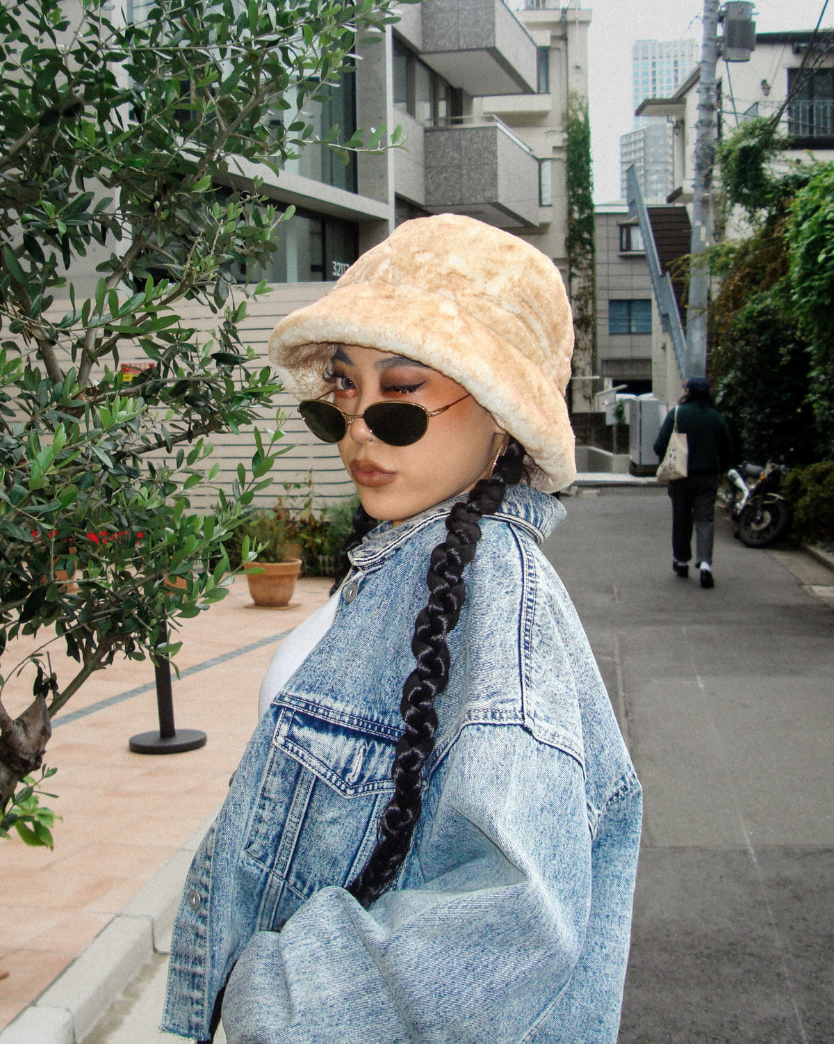 metal oval sunglasses