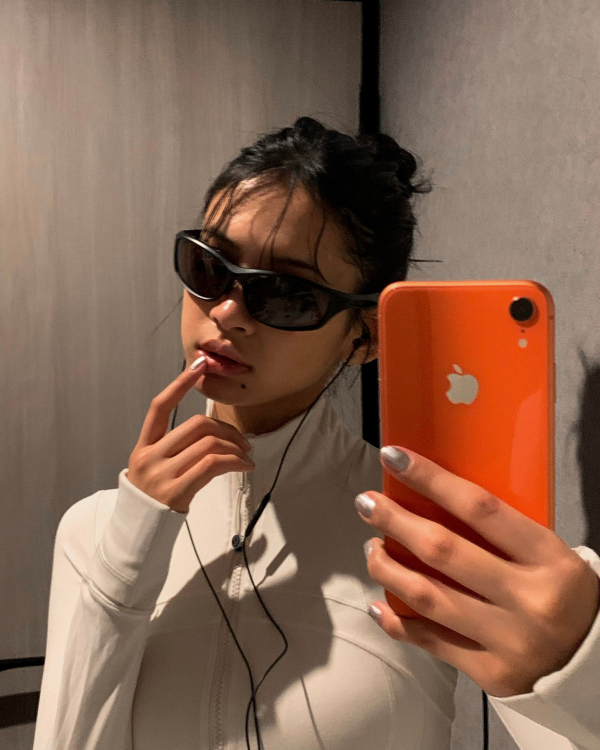 sports type frame sunglasses